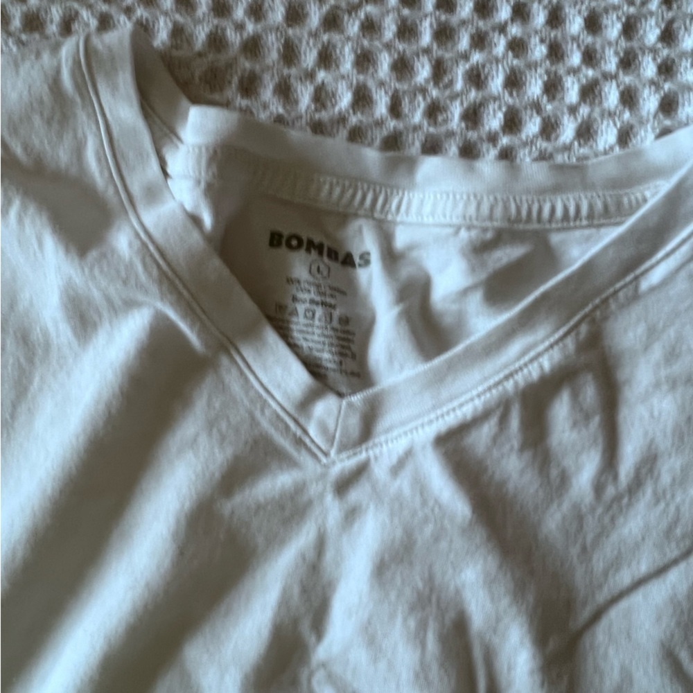 BOMBAS Pima Cotton V-Neck T-Shirt MENS LARGE - Picture 6 of 7